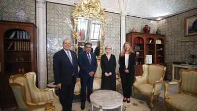 Tunis, 7 juin 2022 (TAP) – La cheffe du gouvernement, Najla Bouden, s’est entretenue, mardi, avec le ministre d'État britannique à l'Asie du Sud, à l'Afrique du Nord, aux Nations unies et au Commonwealth, Lord Tariq Ahmad.