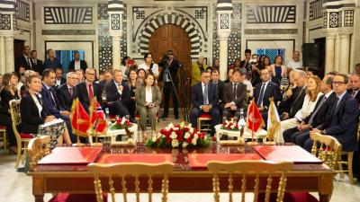  توقيع اتفاقيتين حول انتاج الكهرباء من الطاقة الشمسية الفولطاضوئية بقصر الحكومة بالقصبة