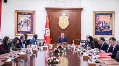  رئيس الحكومة يلتقي وفدا عن البنك الدولي