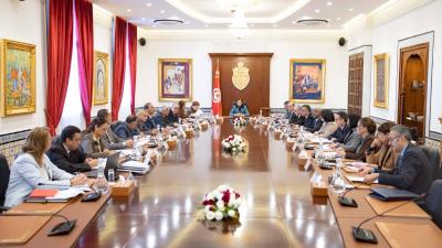  رئيسة الحكومة تشرف على جلسة عمل وزارية